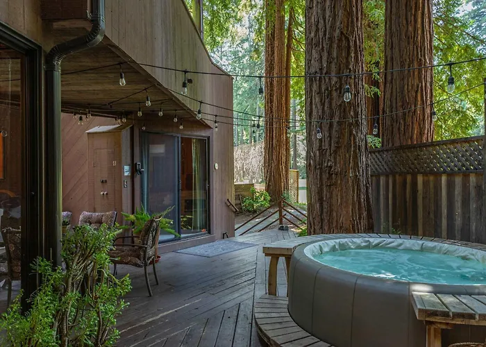 Tri-Level Mcm Masterpiece Redwoods Golf & Spa
